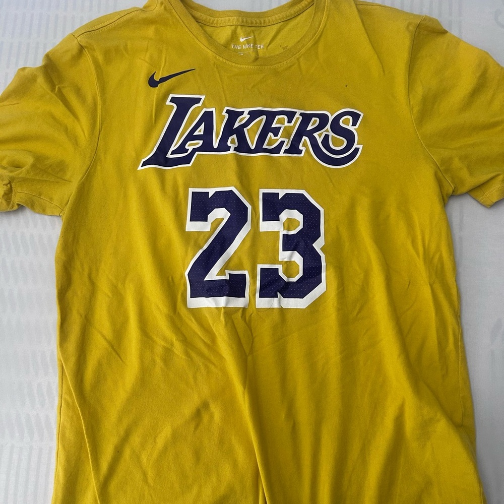 Nike Lakers Yellow T-Shirt